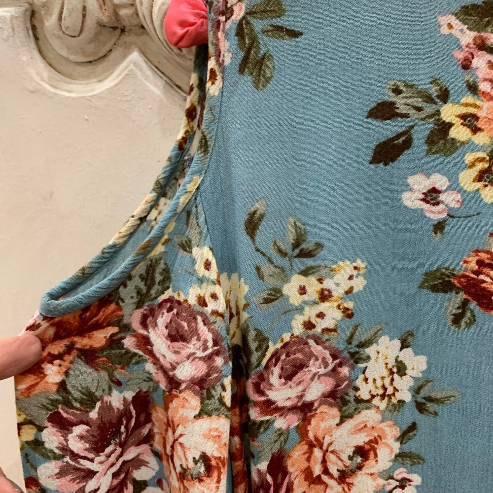 Cold shoulder top Excellent condition - Picture 4 of 8